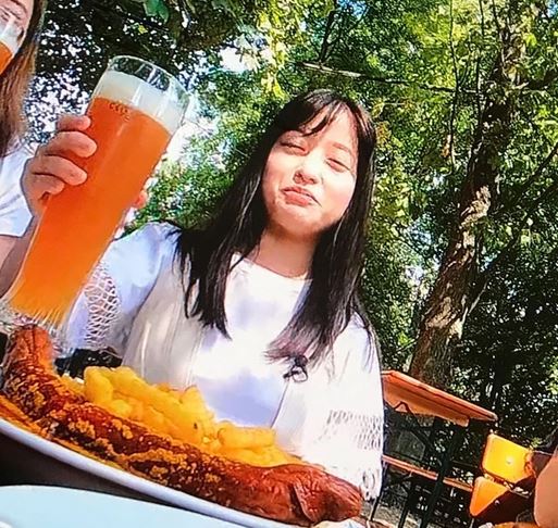 【画像】橋本環奈さん、とんでもない物をつまみにして酒を飲んでしまう 阪神タイガースちゃんねる