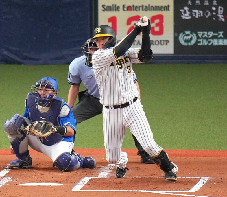 大山悠輔(神) 打率.293(427-125) 14本 64打点 出塁率.405 OPS.857