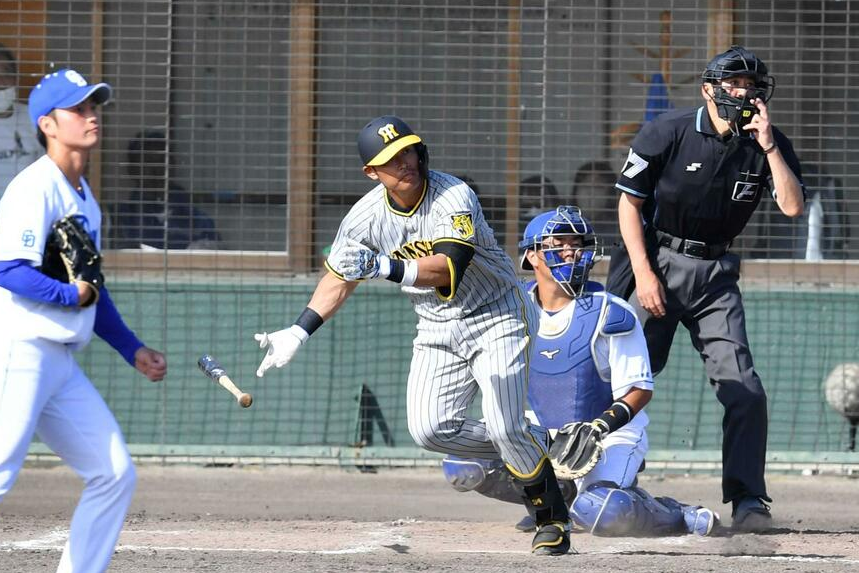 阪神・岡田監督　代打の切り札を指名　右は原口！左は糸原！「シーズンいかなあかん」