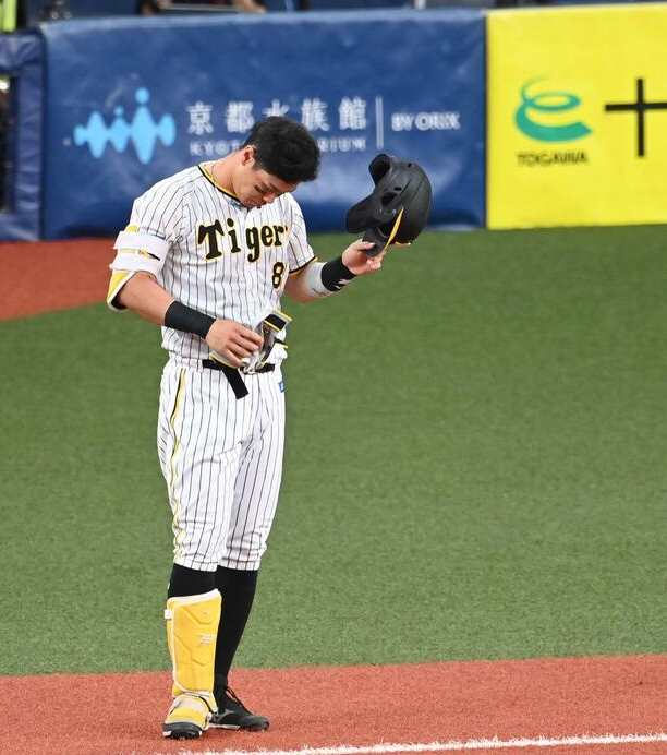 【悲報】佐藤輝明、地味に逝く