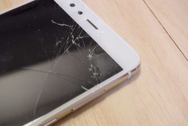 スマホの修理費用 お得に備えるには おかえり My Little Boy