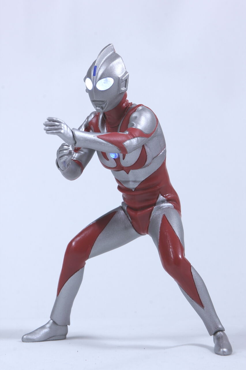 アルティメットルミナス　ウルトラマン　16個 Amazon.co.jp: アルティメットルミナス ウルトラマン16 全9種セット