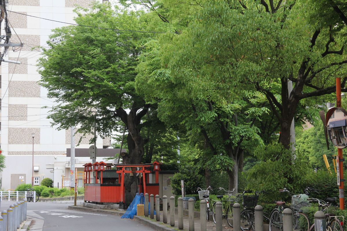 エナガ先生の講義メモ 大阪天満宮の参道⑫長柄鶯塚(大阪市・北区・長柄東) エナガ先生の講義メモ 大阪天満宮の参道⑫長柄鶯塚(大阪市・北区・長柄東)