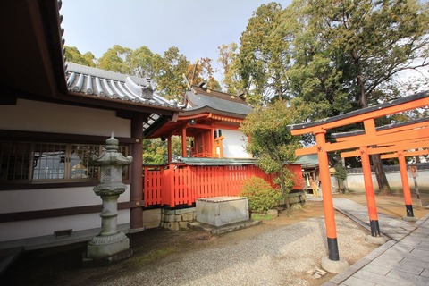 百済王神社の本殿