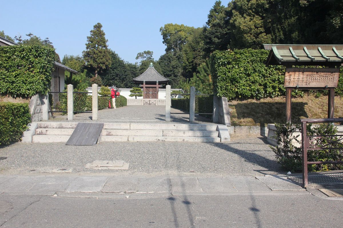 藤森神社の参道 深草北陵 京都市 伏見区 深草坊町 エナガ先生の講義メモ 藤森神社の参道 深草北陵 京都市 伏見区 深草坊町 エナガ先生の講義メモ