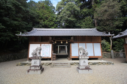 押熊八幡神社の拝殿