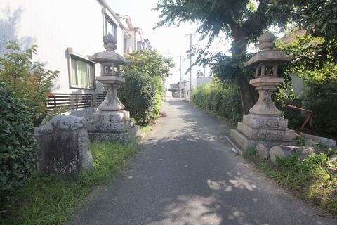 常夜灯（片埜神社参道）