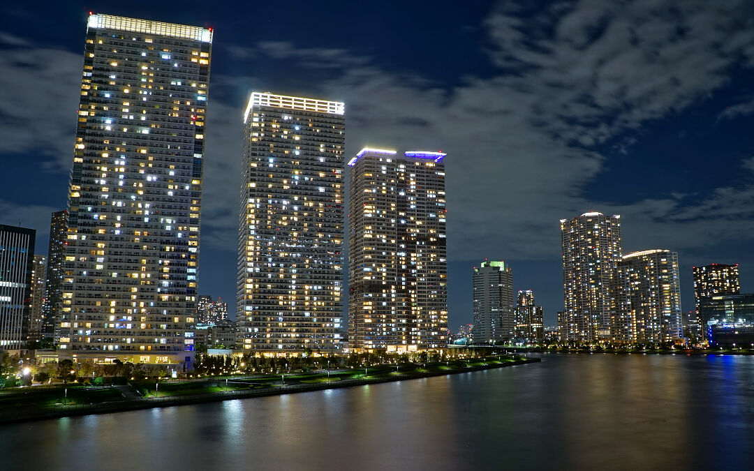 晴海大橋から近未来的な夜景を楽しむ タワーマンションとアーバンドック Myphotoライフ