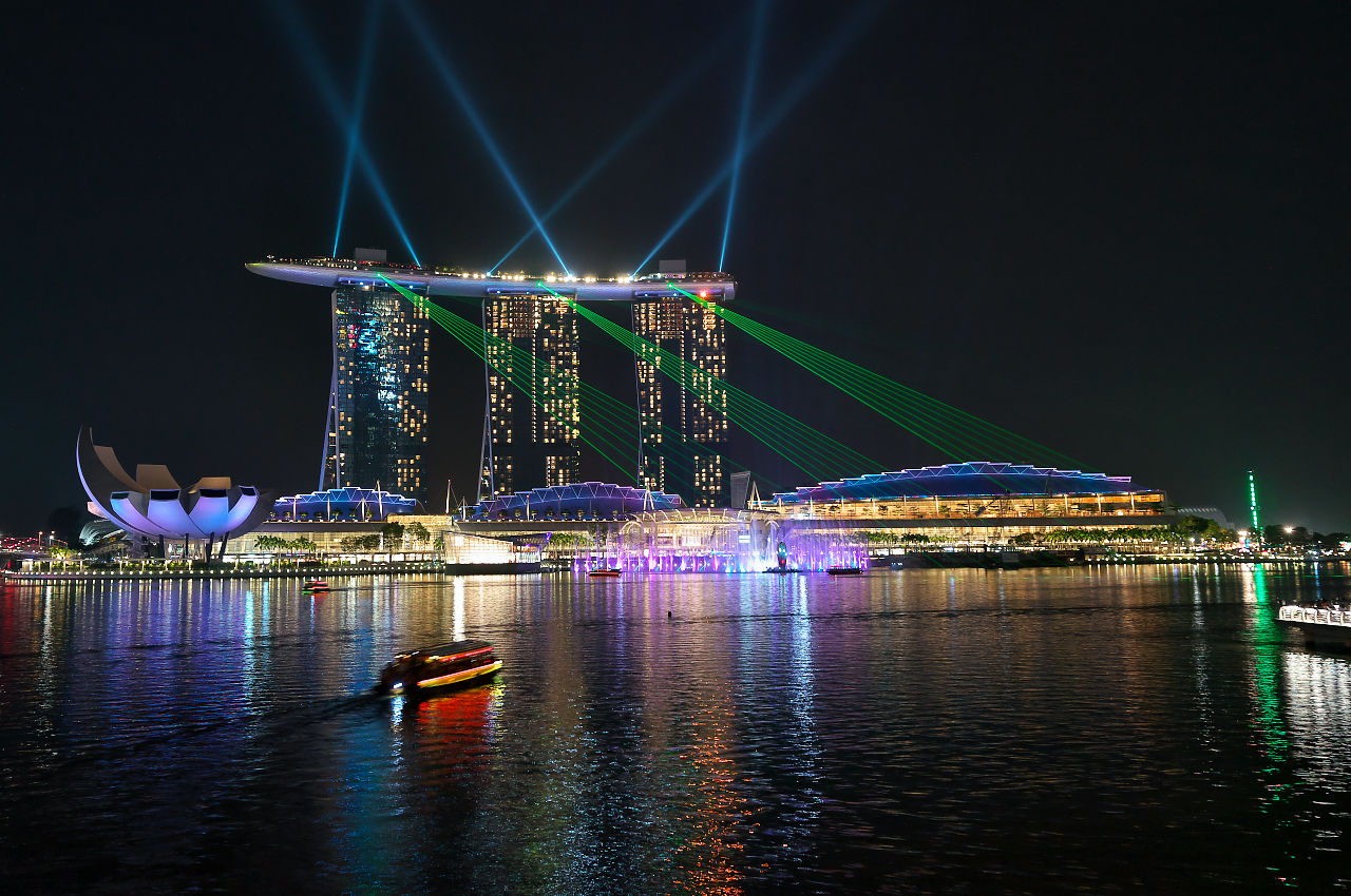 シンガポールのおすすめ夜景スポット マリーナ ベイ サンズのレーザーショー 旅と夜景とゆるライフ