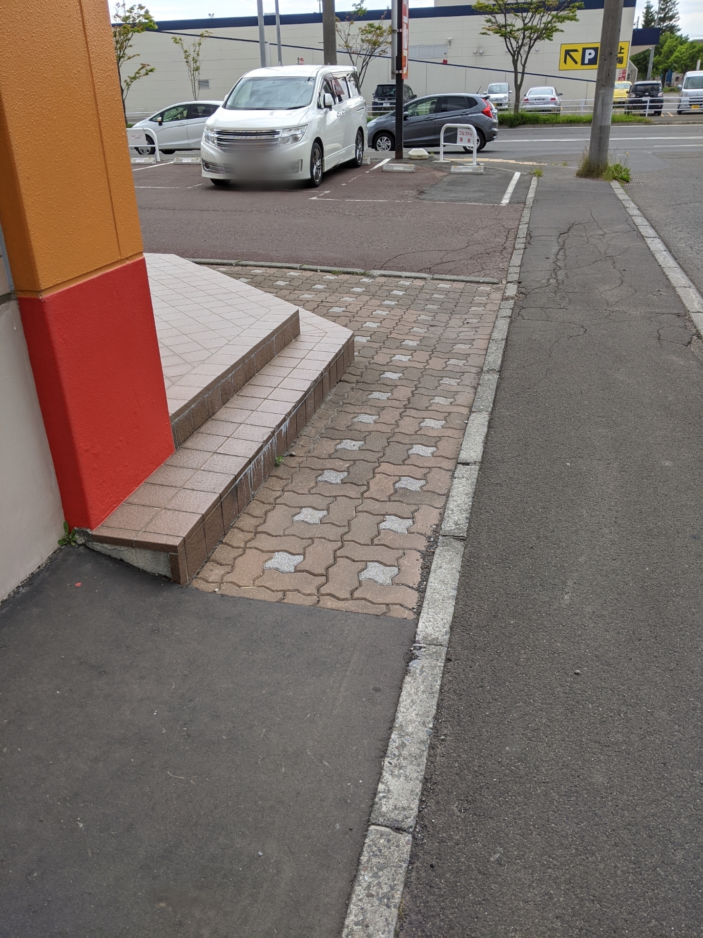 旧ポスフールプラザ・ポスフール東苗穂店跡地・アクロスプラザ東苗穂 