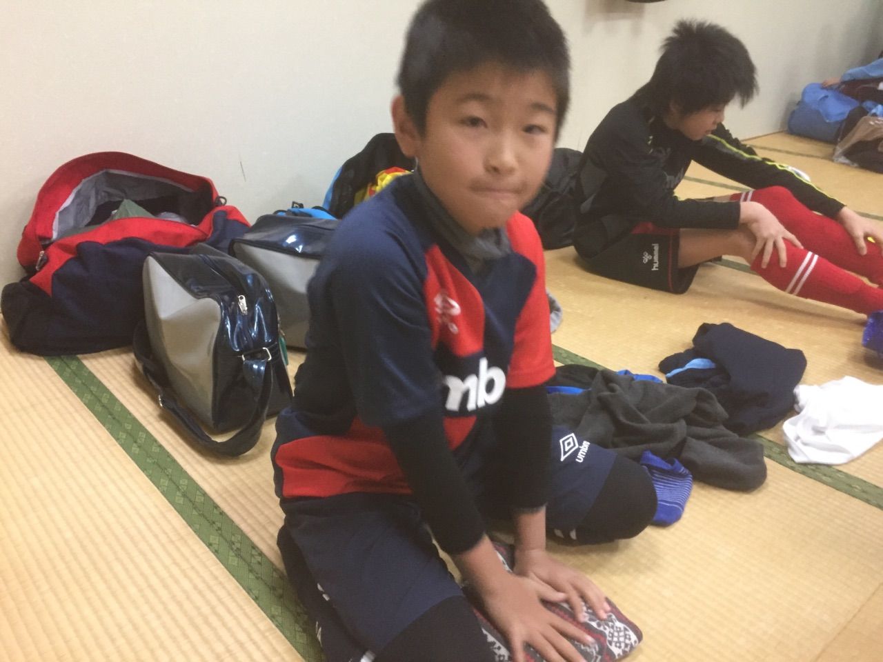 片付け 着替え 菅野 若松スクール サッカースクール冬合宿17in焼津 片付け 着替え 菅野 若松スクール サッカースクール冬合宿17in焼津