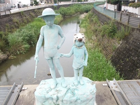 千里川のモニュメント (2)
