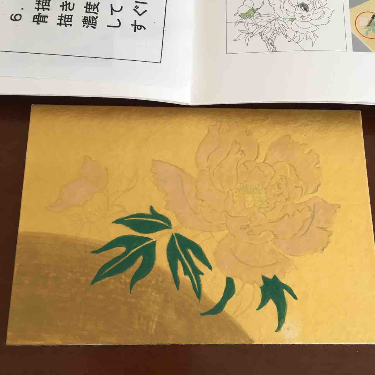 岩絵具初心者キットで日本画に挑戦3(花びらの下塗り、葉) : 手 岩絵具初心者キットで日本画に挑戦3(花びらの下塗り、葉) : 手