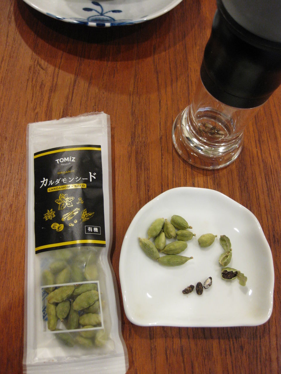 シナモンロールの工程を変更 空いた時間にカルダモン剥き 手仕事が好きな事務員の日々のくらし