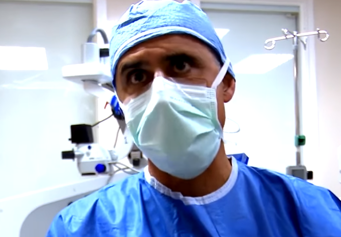 目の色を変える手術の危険性 Nyakolaevna At The City