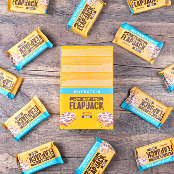 マイプロテイン オーツ＆ホエイ プロテインバー フラップジャック 18本×8箱 チョコレートピーナッツ味 プロテイン オーツホエイ バー  : マイプロテイン フラップジャック プロテインバー