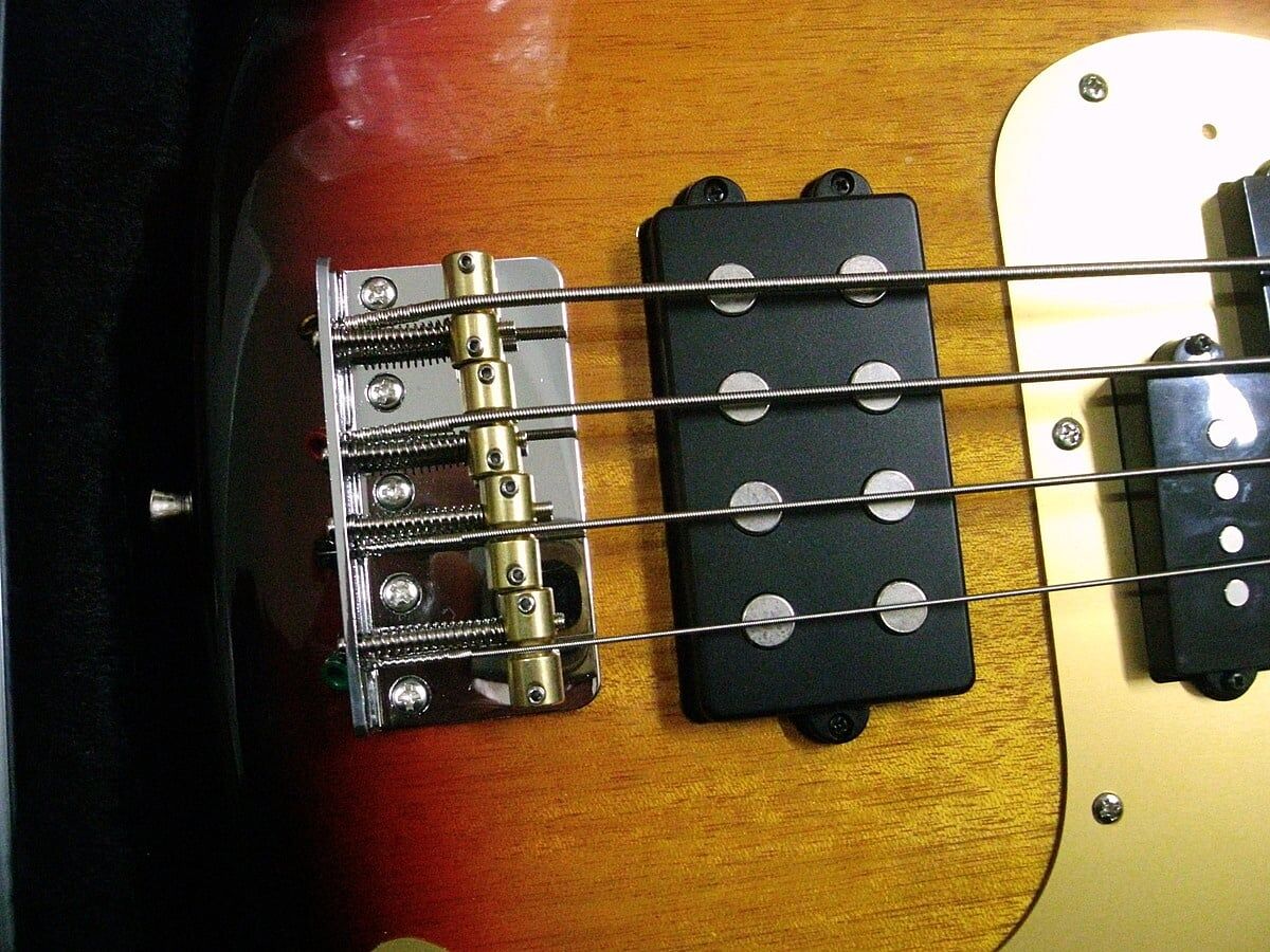 Bacchus Precision Bass プレシジョンベース - パプリカ