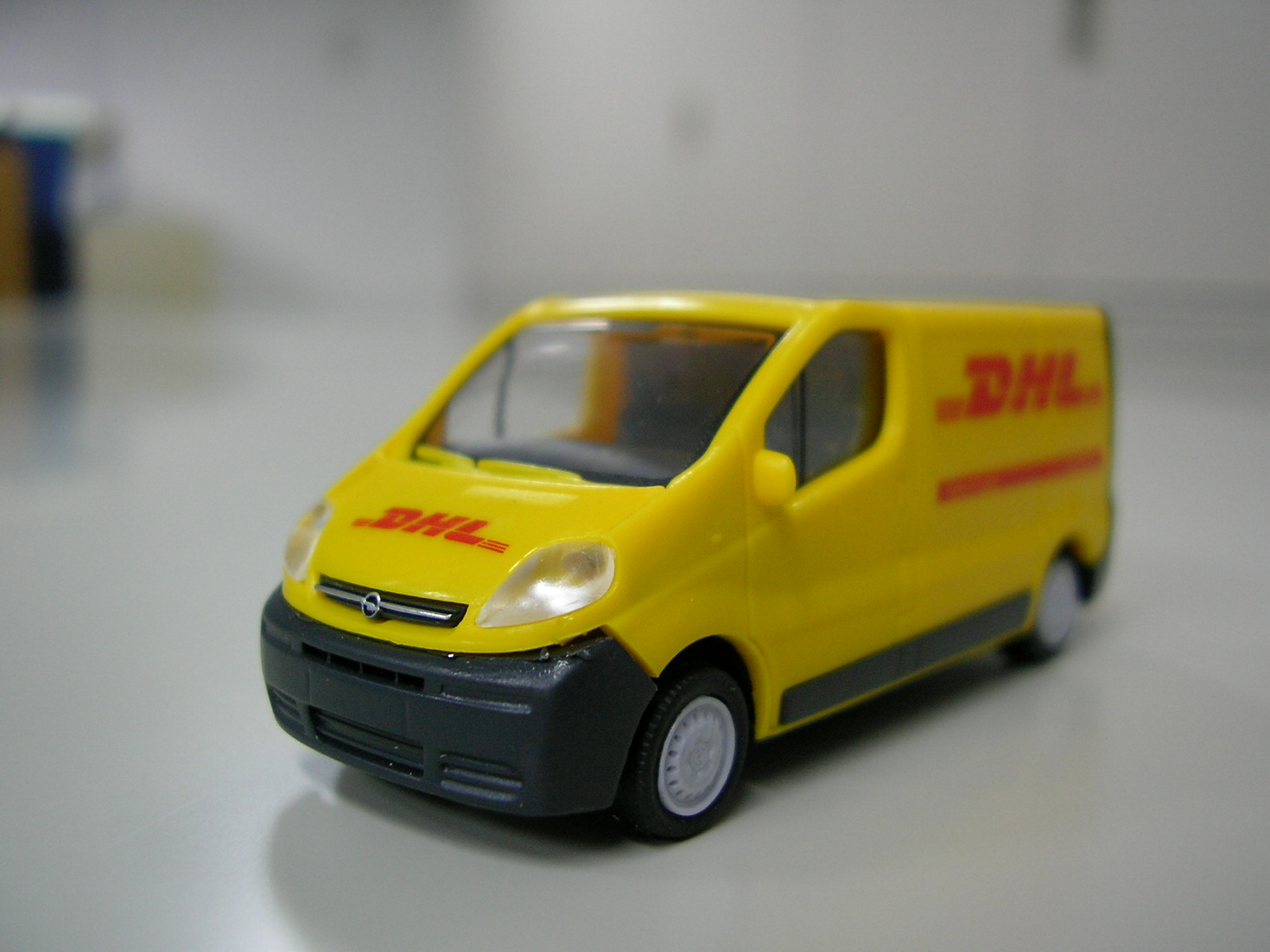 1/87 DHLワンボックスカー(ミニカー)未開封 トミカ☆高級ミニカーを開封して豪華コンボイ発進！ホンダNSXも登場