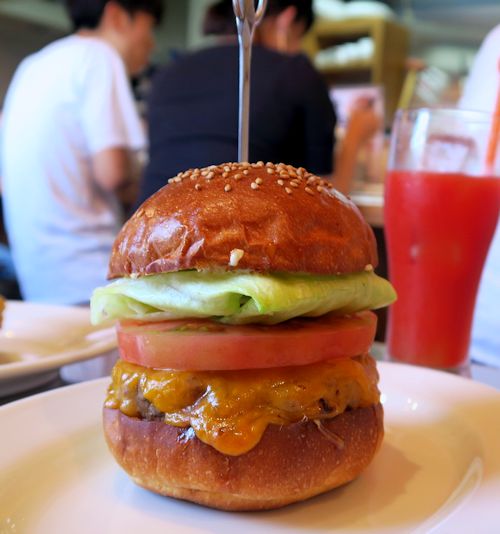 ワイルドにがっつく本格ハンバーガー No 18 Dining Bar 東池袋 自己ベスト更新中