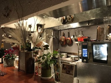 カウンター越し厨房
