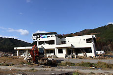 �Х�,����