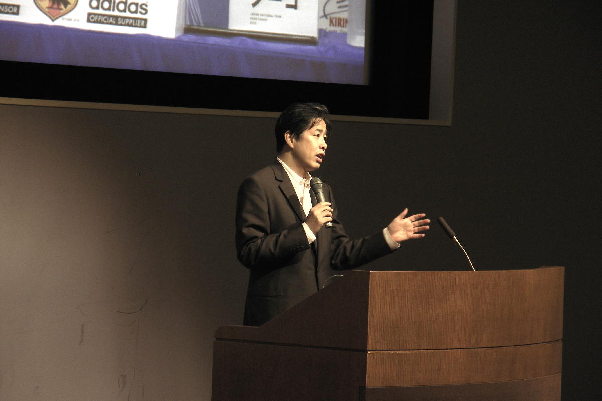 スポーツジャーナリスト二宮清純氏が斬る２００６年世界のスポーツ : 日本工学院八王子専門学校 スポーツカレッジ