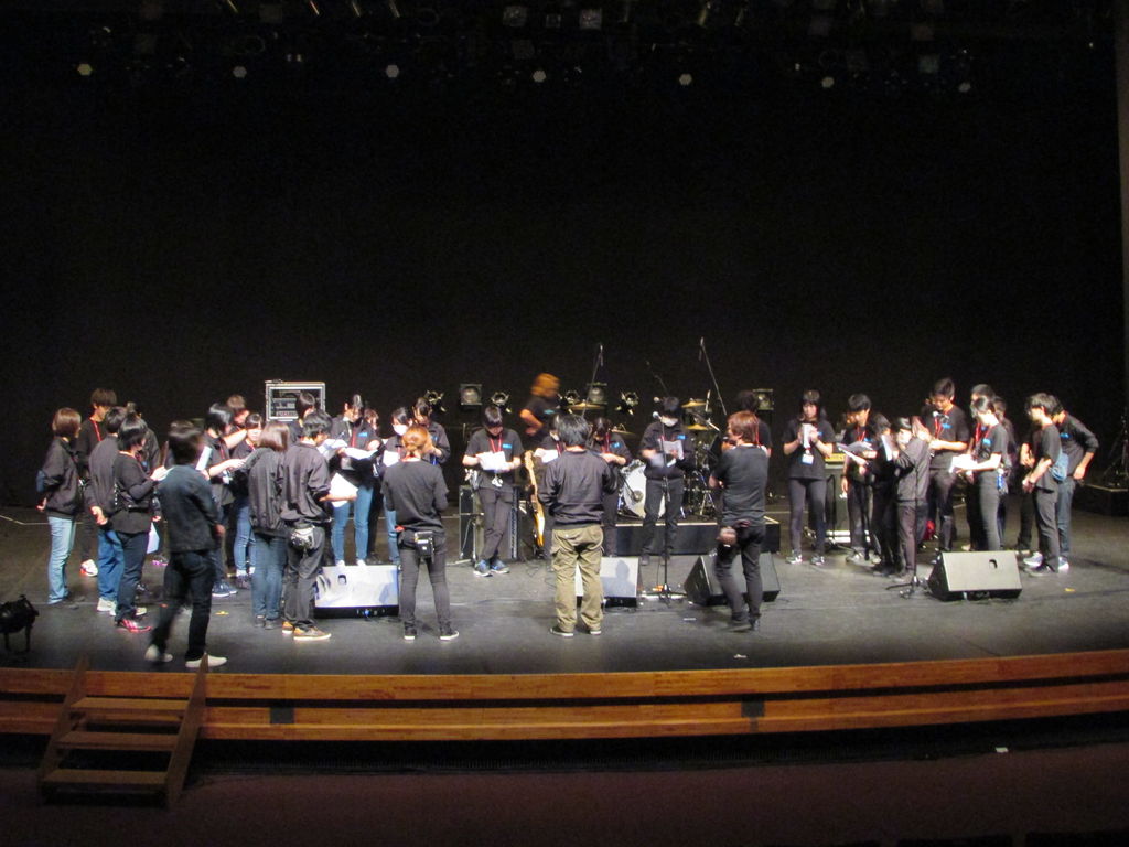 八王子キャンパス】ハルカミライ KOZUKI ミニライブ！ : コンサート