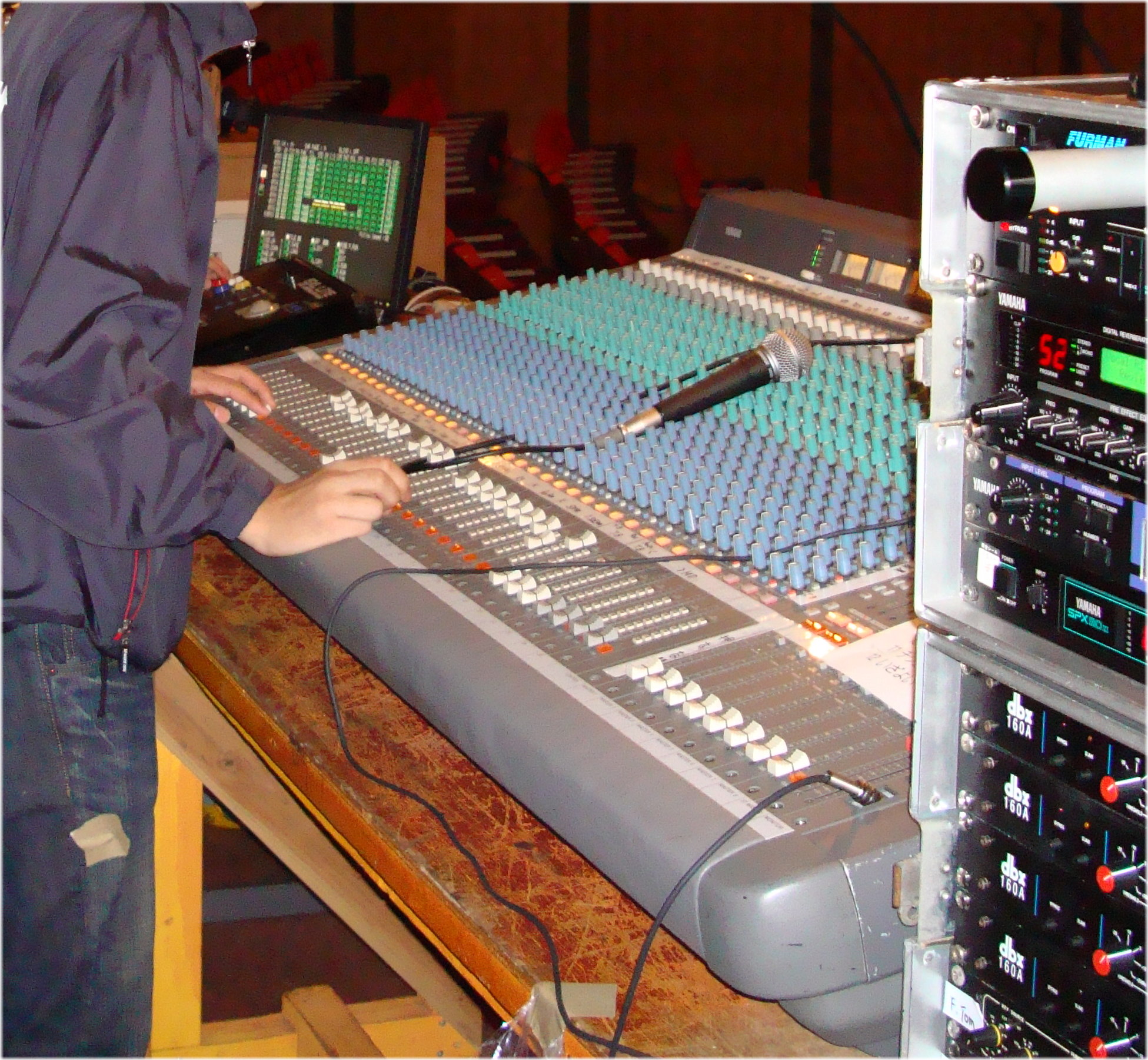 ミニミニ講座 その18 八王子キャンパス 音響芸術科 ミニミニ講座 その18 八王子キャンパス 音響芸術科