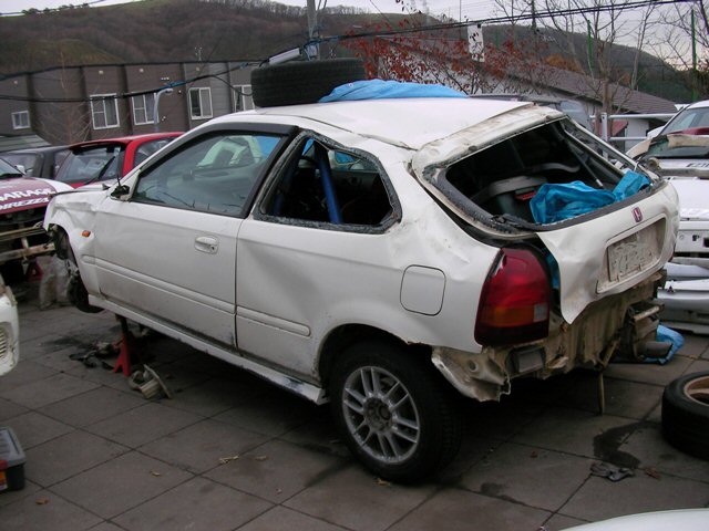 EG6シビック耐久車両補修記 ～ブルーシートの花咲く・・・～ : 自動車 