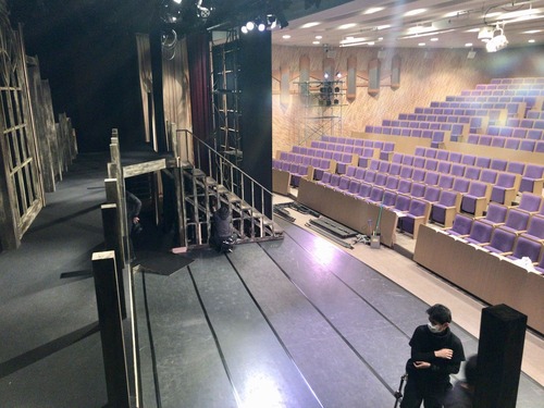 D5525CF5-D69D-403F-A77E-6F632F09BD48