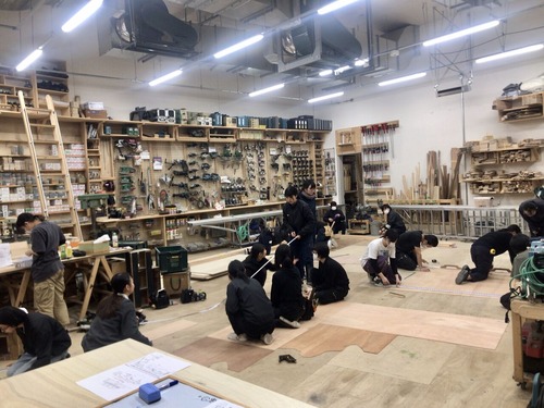 95F03A04-1AB8-402E-BD97-959826F18357