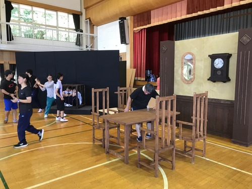 9B675685-0F35-49E1-A070-6FB118A1358F