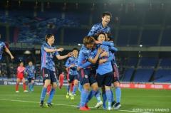 日本、宿敵・韓国に3発快勝！ 代表デビューの山根が初ゴール、鎌田と遠藤が追加点