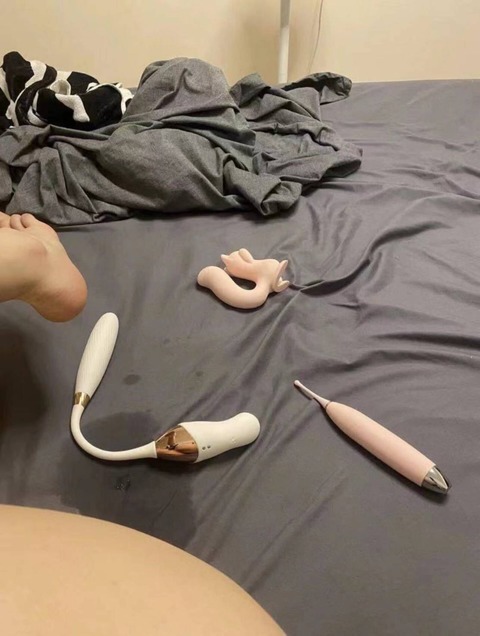 1086