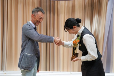 PJ����ɣ������� (112)