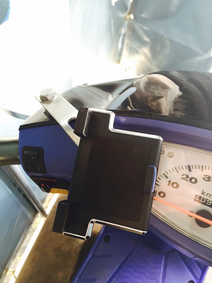 ライブディオ 自作スマートフォンホルダー作り方 自作ナンバーステー 泥除け取り付け カプチーノの香り Bk