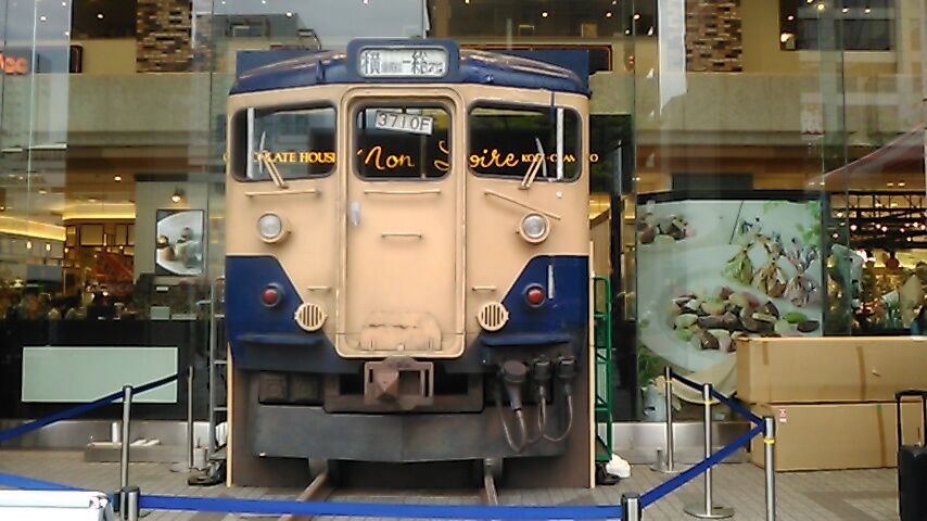 錦糸町のマルイに現れた113系1000番台(スカ色)？ : PublicTransportDiary