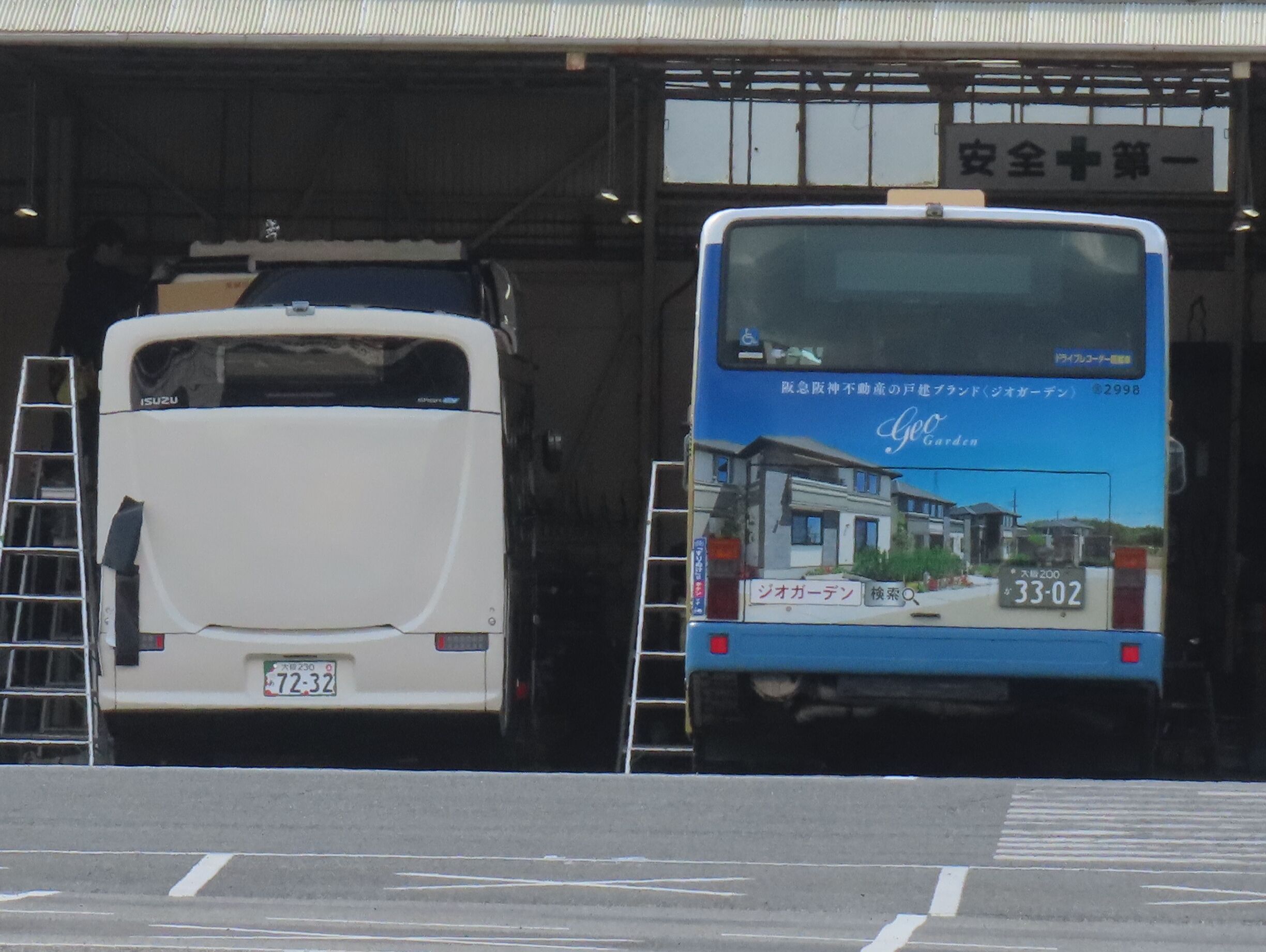 阪急バスに導入された国産電気バス エルガEV(茨25-7232·茨25-7233)を見