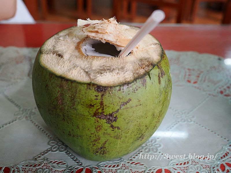 ココナッツウォーター