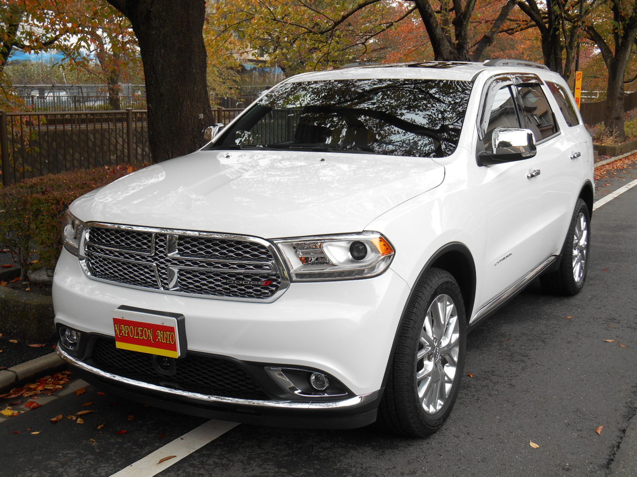 14年式ダッジデュランゴ 快適ナビ 地デジ施工 中古車販売 買取の総合専門ディーラー ナポレオンオート です