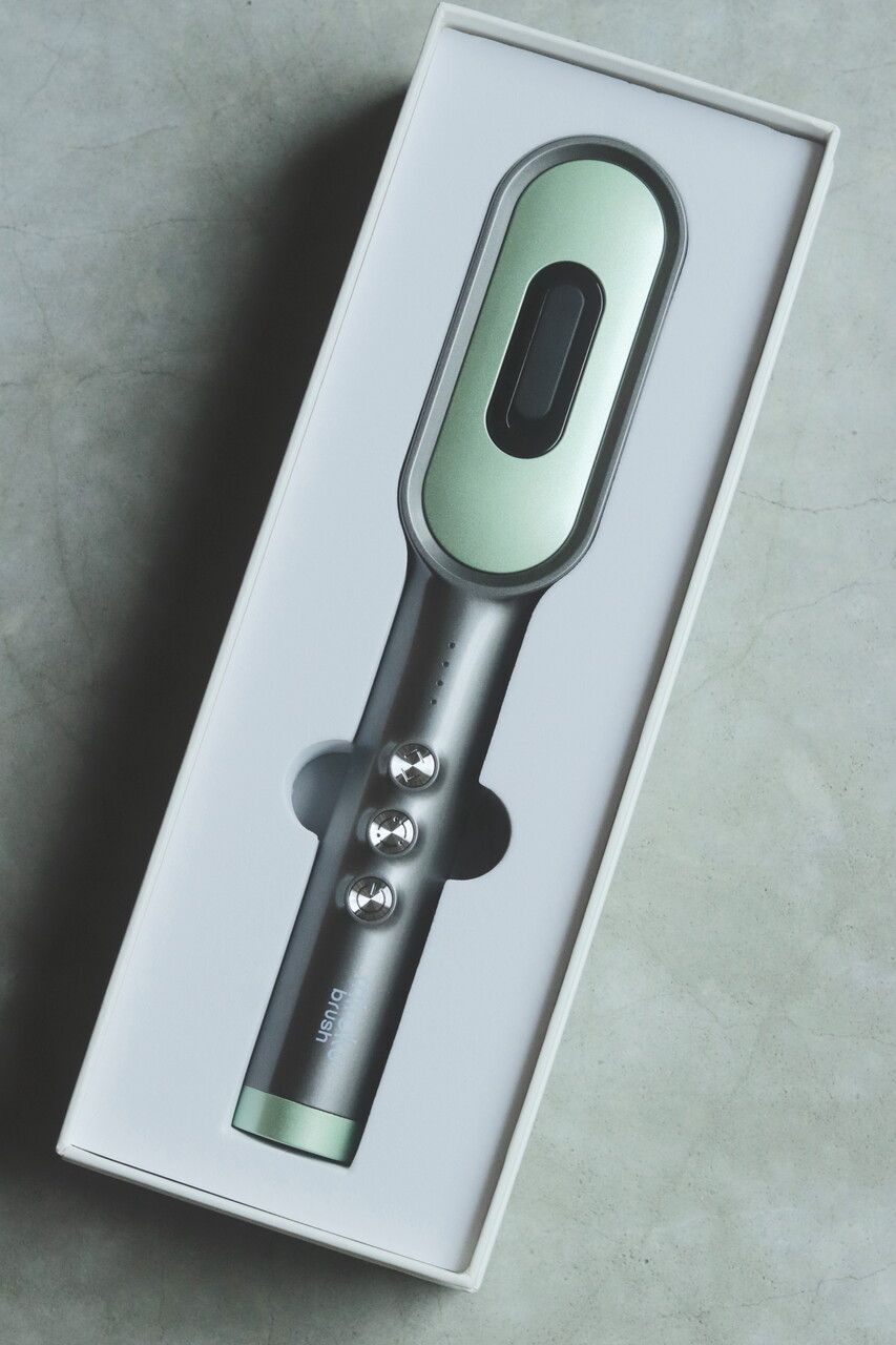 超話題のEMS美顔器がとんでも価格で買えちゃう！「miroku brush」使用