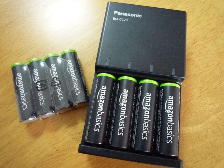 3 780 りんごをかじるマウス N U M B E R