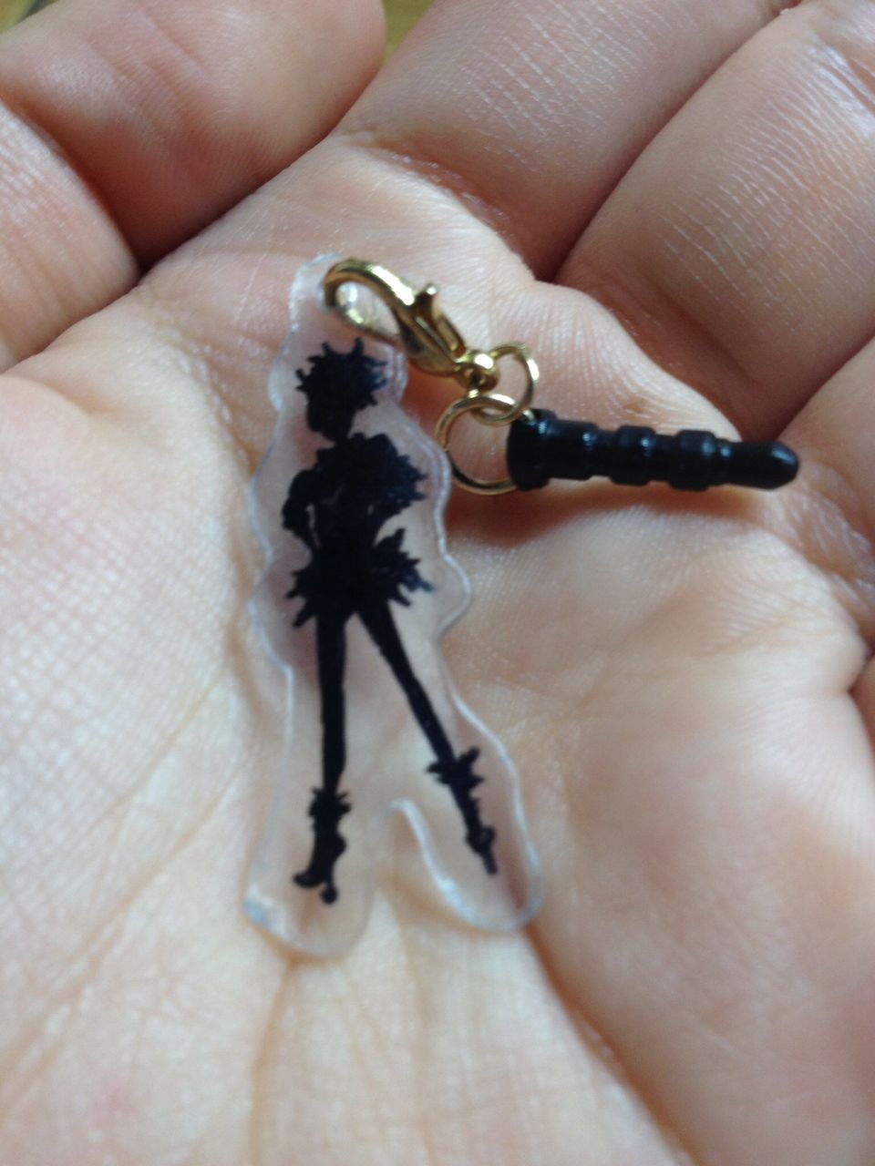 プラバンで痛イヤホンジャック 自作グッズでゆるふわオタ活動