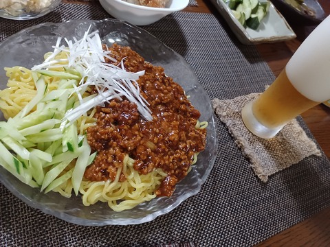 冷しジャージャー麺
