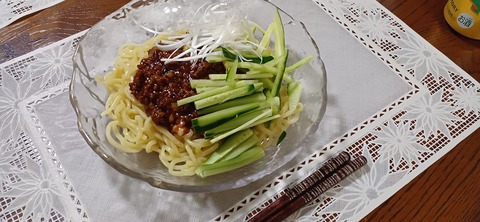 ジャージャー麺