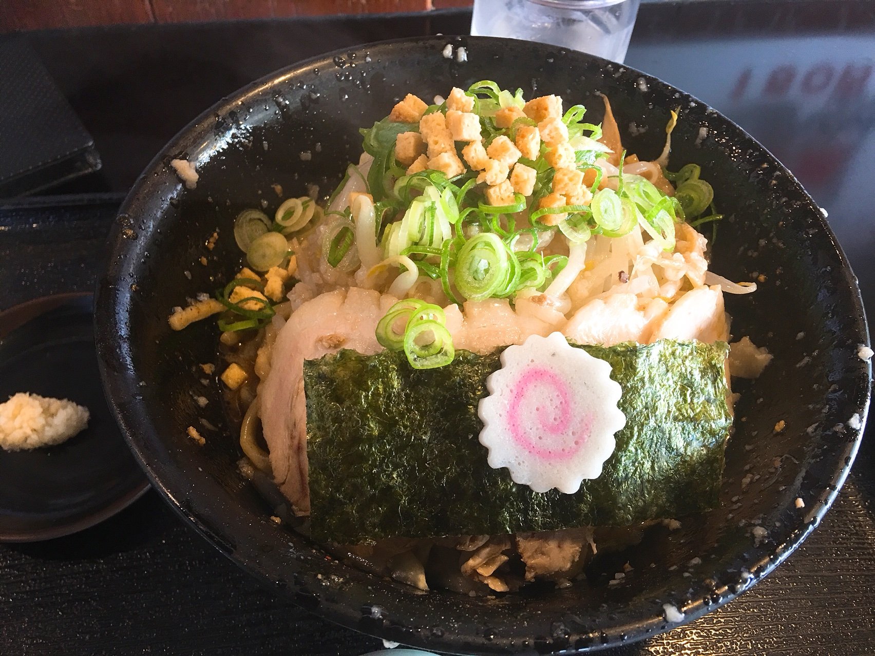 豚まぜそば しゃばとん Nabegonの金魚のあぶく 豚まぜそば しゃばとん Nabegonの金魚のあぶく