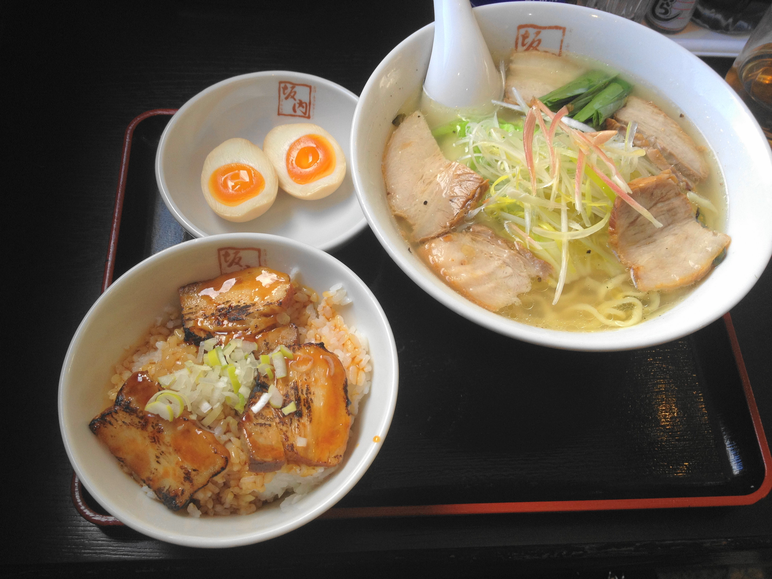 青唐うま塩ラーメン 喜多方ラーメン 坂内 Nabegonの金魚のあぶく