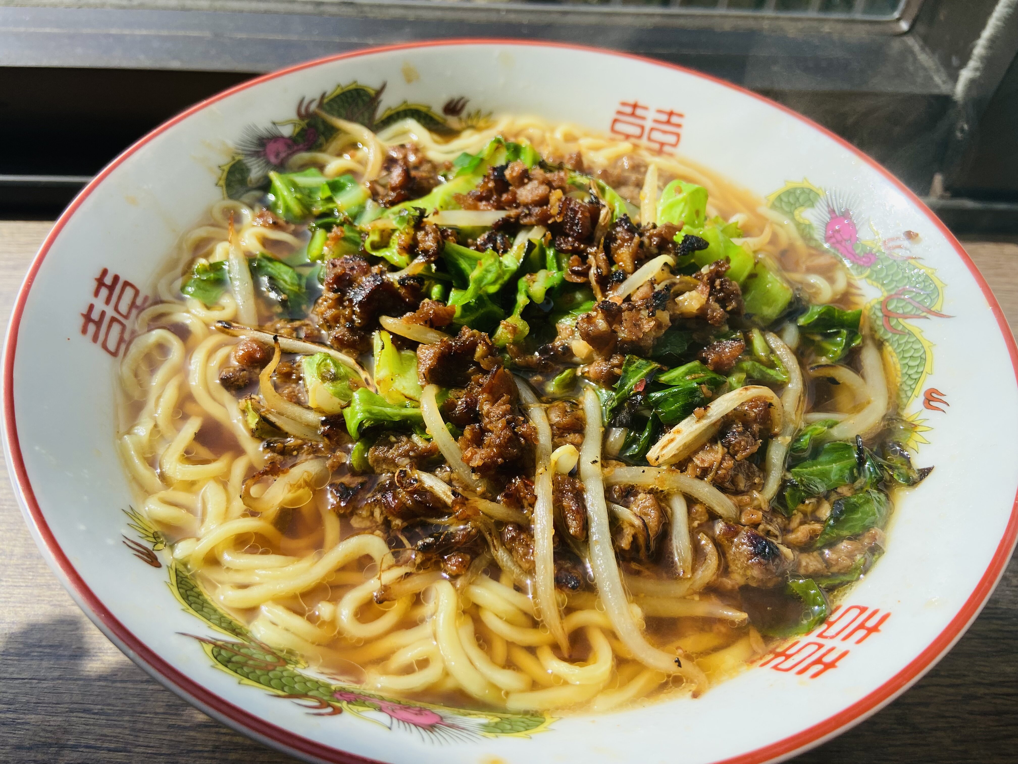 家麺 日清のラーメン屋さん醤油 Nabegonの金魚のあぶく