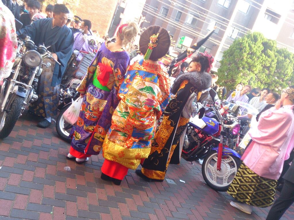 炎上 川崎市の成人式 バイク乱入 警察 救急車出動 D D D Nabeshowの龍脈news便 炎上 川崎市の成人式 バイク乱入 警察 救急車出動 D D D Nabeshowの龍脈news便