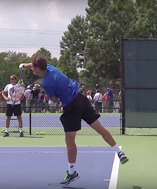 テニスノート サーブは上に打て とはどういうことか コートサイドの物置小屋